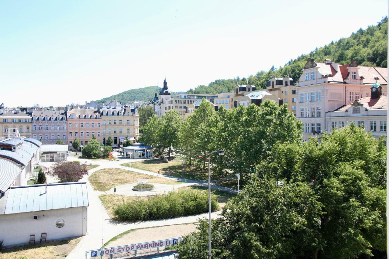 V Centru Mesta Daire Karlovy Vary Dış mekan fotoğraf